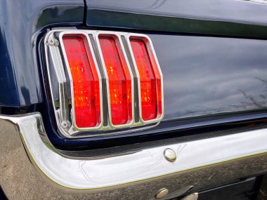 66 Mustang 'lik ikonik arka ışık kümesi