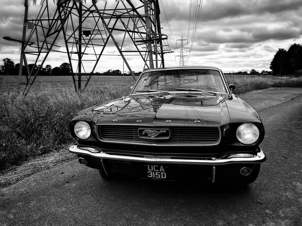 Vista Frontal Tres Cuartos Impresionante Mustang Coupé 1966 Blanco Negro —  Fotos de Stock