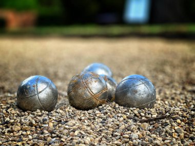 Boules, oynanmayı bekliyor.