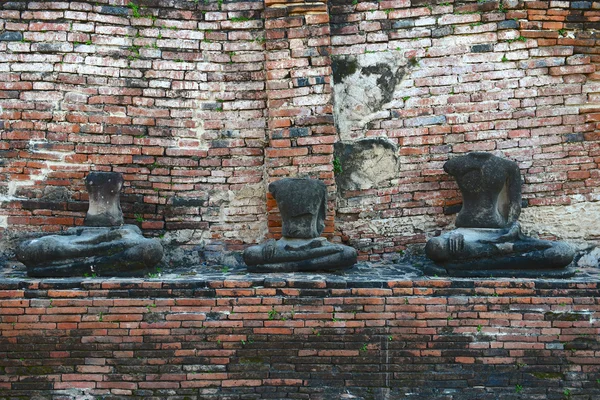 Buda en wat Mahathat —  Fotos de Stock