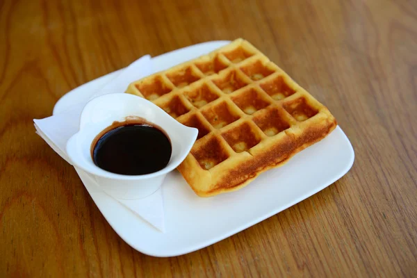 Waffeln mit Schokolade — Stockfoto