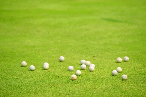 Golfbälle zum Üben — Stockfoto