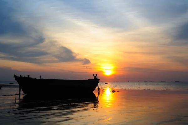 ビーチでの夕日 — ストック写真