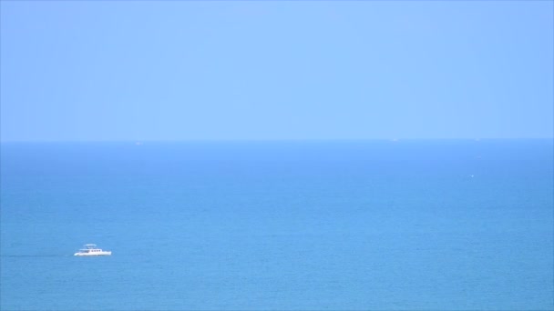 Barco en el mar — Vídeos de Stock