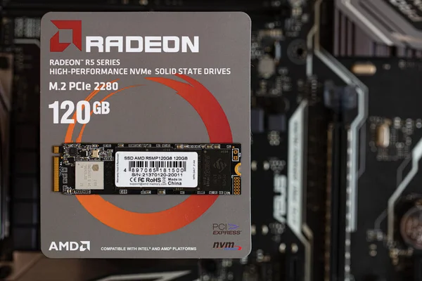 Californië September 2021 Amd Radeon Ssd 120Gb — Stockfoto