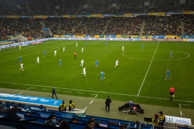 Lviv, Ukrayna - 12 Ekim 2021: Dünya Kupası elemeleri UEFA, Ukrayna ile Bosna-Hersek arasındaki futbol maçı
