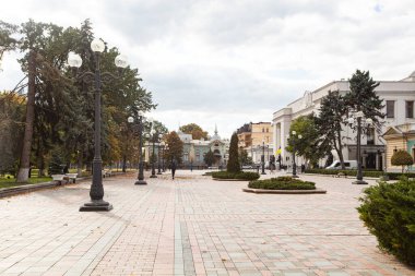 Kyiv, Ukrayna - 6 Ekim 2021: Kyiv 'deki Verkhovna Rada (parlamento) binası.