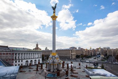 Kyiv, Ukrayna - 6 Ekim 2021: Kyiv 'deki Bağımsızlık Anıtı