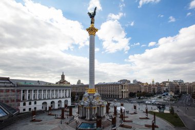 Kyiv, Ukrayna - 6 Ekim 2021: Kyiv 'deki Bağımsızlık Anıtı