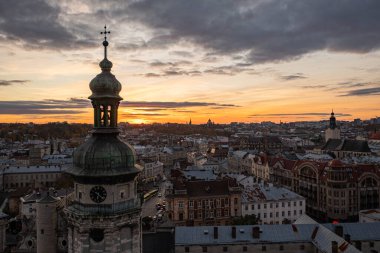 Lviv, Ukarine - 26 Ekim 2021: İHA 'dan Lviv' e panoramik görüş