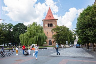 Drohobych, Ukrayna - Temmuz 2021: Drohobych, Ukrayna 'da eski bir kale kulesi