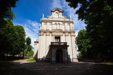 Dobromyl, Ukrayna - Temmuz 2021: Dobromyl, Ukrayna 'daki Katolik Dönüşüm Kilisesi