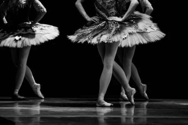 Close Van Ballerina Die Dansen Het Podium Sluiten Van Ballerina — Stockfoto