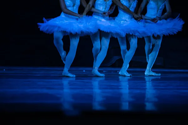 Kuğu Gölü Balesi Dans Eden Balerinlerin Yakın Çekimi — Stok fotoğraf