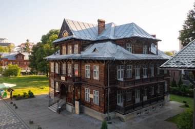 Truskavets, Ukrayna - 7 Temmuz 2021: Mykhailo Bilas Müzesi hava manzaralı. Truskavets, Ukrayna 'da Villa Goplana