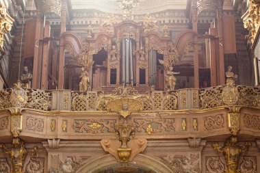 Lviv, Ukrayna - 6 Aralık 2021: Lviv 'deki Cizvit Kilisesi (Aziz Peter ve Paul Garrison Kilisesi))