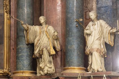 Lviv, Ukrayna - 6 Aralık 2021: Lviv 'deki Cizvit Kilisesi (Aziz Peter ve Paul Garrison Kilisesi))