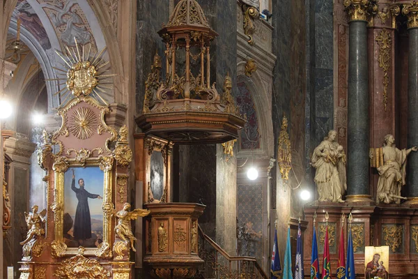 Lwów Ukraina Grudnia 2021 Wnętrze Kościoła Jezuitów Lwowie Kościół Piotra — Zdjęcie stockowe