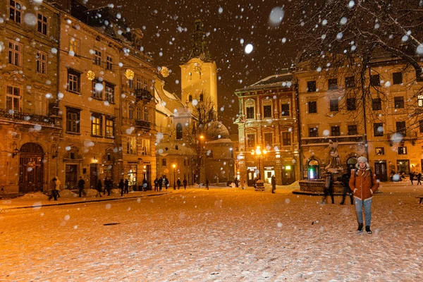 Lwów Ukraina Lutego 2021 Rynek Lwowie Zimą Nocy — Zdjęcie stockowe