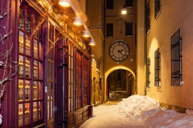 Lviv, Ukrayna - 17 Şubat 2021: Ermeni avlusundaki Para Dzhanov ve Portwein Restoranı