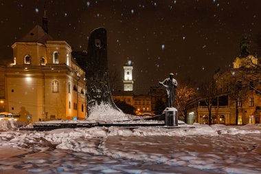 Lviv, Ukrayna - 17 Şubat 2021: Lviv 'de Taras Shevchenko Anıtı