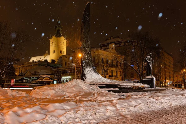 Lviv Ucrânia Fevereiro 2021 Monumento Taras Shevchenko Lviv Noite Inverno — Fotografia de Stock