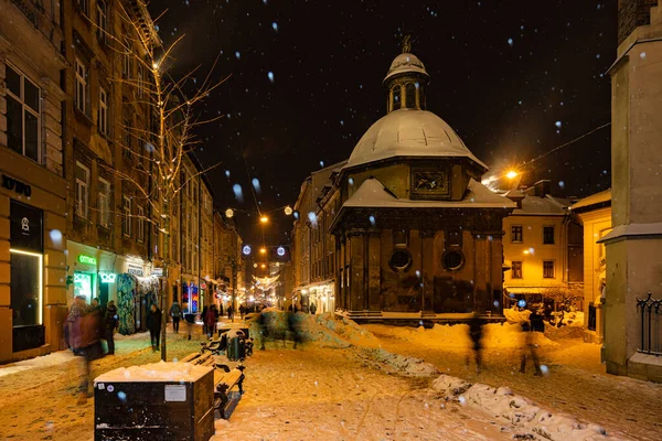 Lwów Ukraina Lutego 2021 Kaplica Boimów Lwowie Zimą Nocy — Zdjęcie stockowe