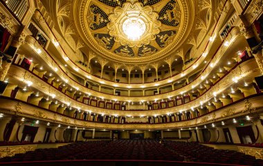 Kyiv, Ukrayna - 19 Aralık 2018: Taras Shevchenko Ulusal Opera ve Bale Tiyatrosu