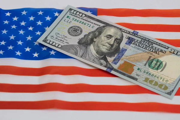 Банкнота 100 Долларов Сша Фоне Американского Флага Дизайнерских Целей — стоковое фото