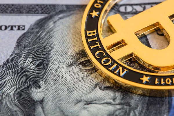 Tasarım amacı için 100 dolarlık arkaplanda Bitcoin