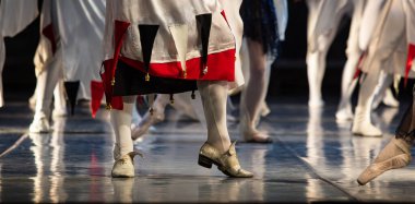 La Esmeralda balesi. Dans eden bacaklara yakın çekim. Bale duvar kağıdı