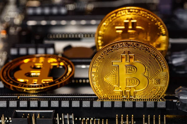 Bilgisayar anakart geçmişinde Bitcoin. Kriptocurrecy konsepti