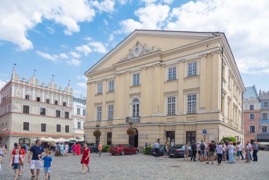 Lublin, Polonya - 19 Ağustos 2017: Lublin 'deki Kraliyet Mahkemesi (eski belediye meclisi)