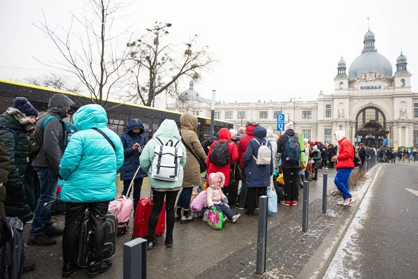 Lviv Ukraine März 2022 Ukrainische Flüchtlinge Auf Dem Bahnhof Von — Stockfoto