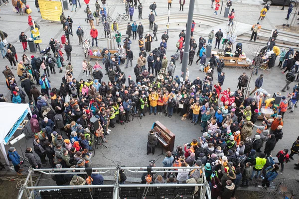 Lviv Ucrania Marzo 2022 Concierto Sviatoslav Vakarchuk Para Refugiados Ucranianos —  Fotos de Stock