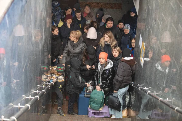 Lviv Ukrajna 2022 Március Ukrán Menekültek Lviv Pályaudvaron Akik Orosz — Stock Fotó
