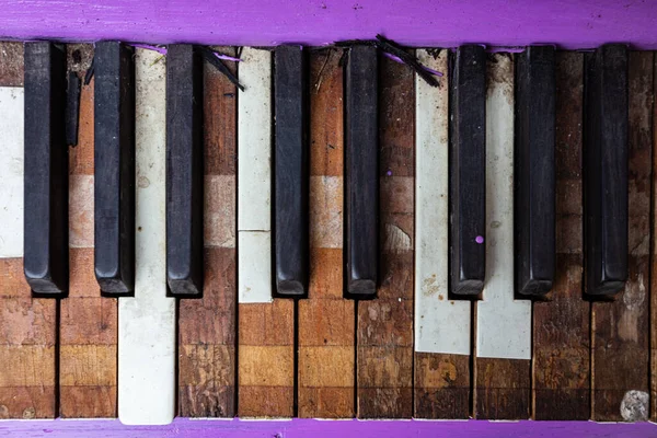 Closeup Old Abandoned Broken Purple Piano — Stock Photo, Image