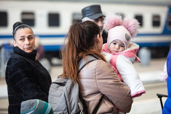 Lviv Ukraine March 2022 Ukrainian Refugees Mariupol Lviv Railway Station — Stock Photo, Image