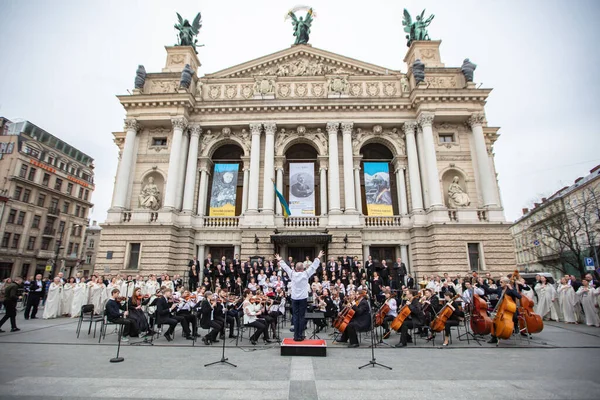 Lviv Ucrania Marzo 2022 Concierto Cerca Ópera Nacional Lviv Durante — Foto de Stock