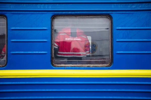 Lviv Ukrajna Április 2022 Vonat Sebesült Gyerekekkel Kirúgott Menekült Családok — Stock Fotó