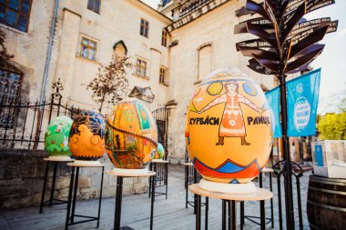 Lviv, Ukrayna - 16 Nisan 2017: Lviv 'de Paskalya yumurtası (pysanka) sergisi