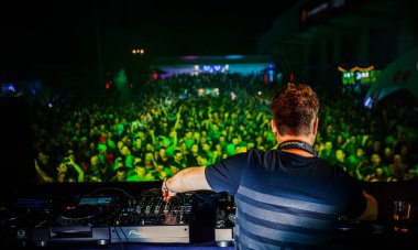 Lviv, Ukrayna - 9 Haziran 2018: Sander van Doorn Westland Festivali 2018, Lviv Arena Stadyumu