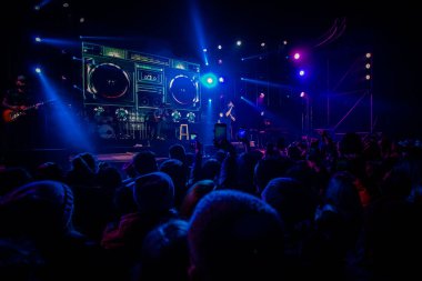 Lviv, Ukrayna - 16 Aralık 2017: Ukraynalı grup Boombox konseri Lviv, Çıplak Kral Turu 2017