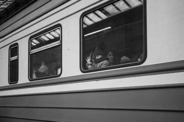 Lviv Ukraine March 2022 Ukrainian Refugees Lviv Railway Station Waiting — Stock Photo, Image