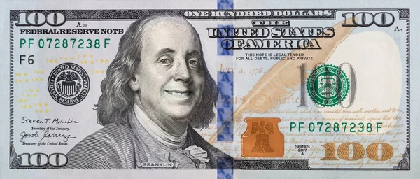 Benjamin Franklin Tasarım Amaçlı 100 Dolarlık Banknotta Gülümsüyor — Stok fotoğraf