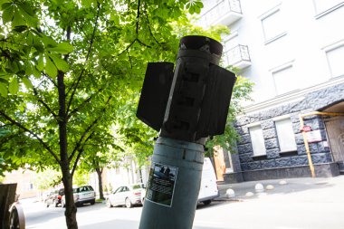 Kyiv, Ukrayna - 1 Haziran 2022: Ukrayna 'nın Ukrayna kentindeki Ulusal Askeri Tarih Müzesi yakınlarında imha edilmiş Rus askeri teçhizatı sergisi