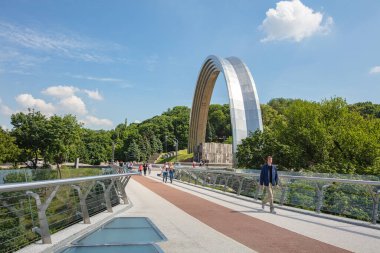 Kyiv, Ukrayna - 1 Haziran 2021: Kyiv 'deki Halkın Dostluk Kemeri