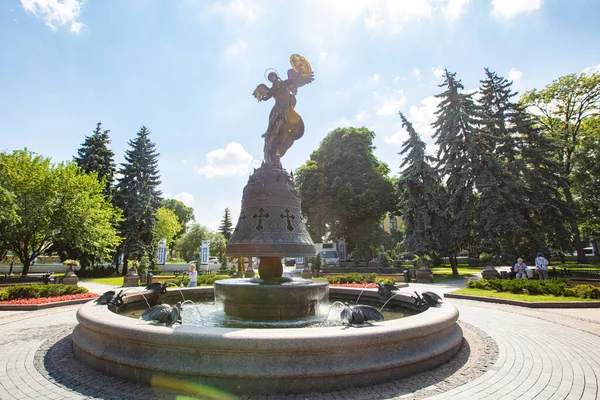 Kiev Ucrania Junio 2022 Fuente Con Una Escultura Del Arcángel — Foto de Stock