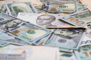 100 dolar ve 500 hryvnyas tasarım amacı için fon