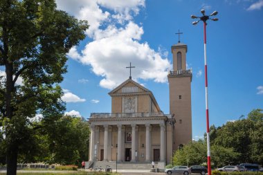 Lodz, Polonya - 7 Ağustos 2022: Piotrkowska Caddesi, Polonya